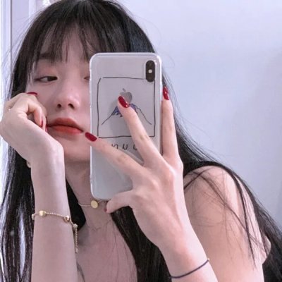 裸男歌唱
